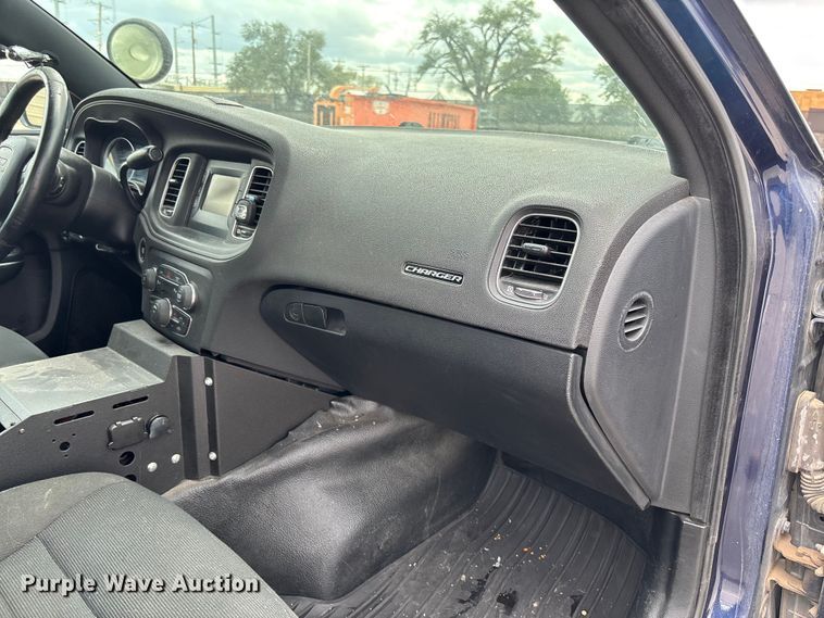 image for item EV3067 2017 Dodge Charger Police 