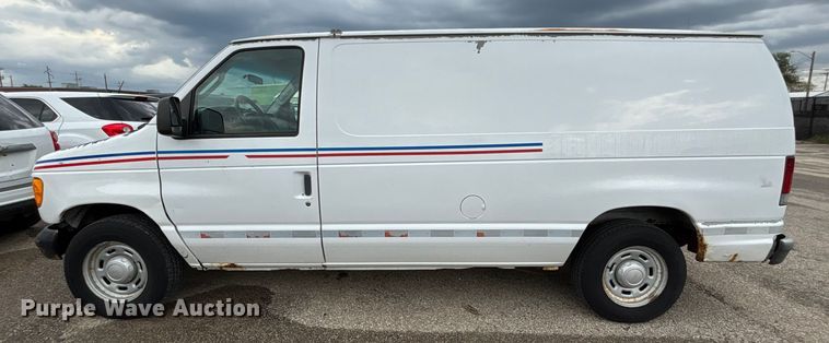 image for item EV3070 2004 Ford E150 van