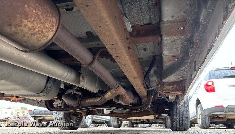 image for item EV3070 2004 Ford E150 van