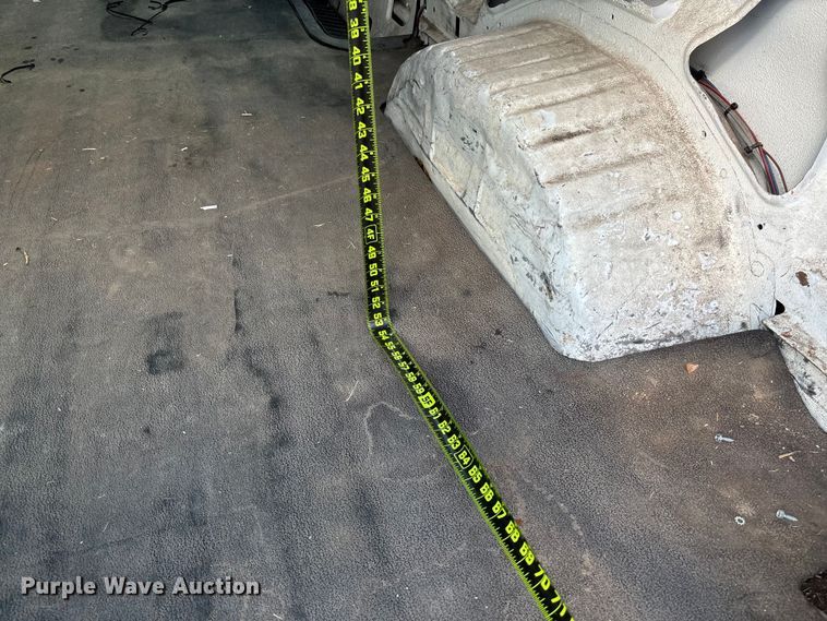 image for item EV3070 2004 Ford E150 van