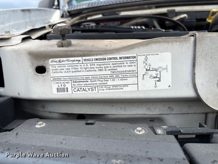 image for item EV3070 2004 Ford E150 van