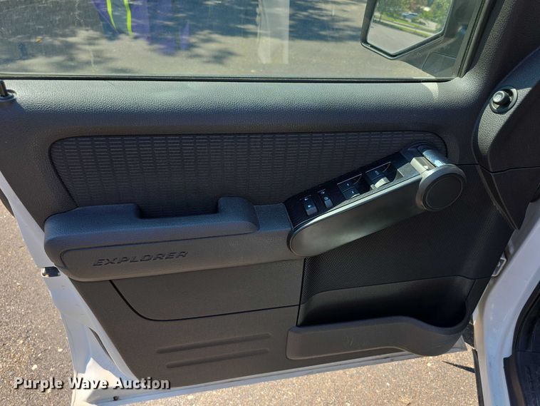 image for item FI0504 2009 Ford Explorer XLT SUV