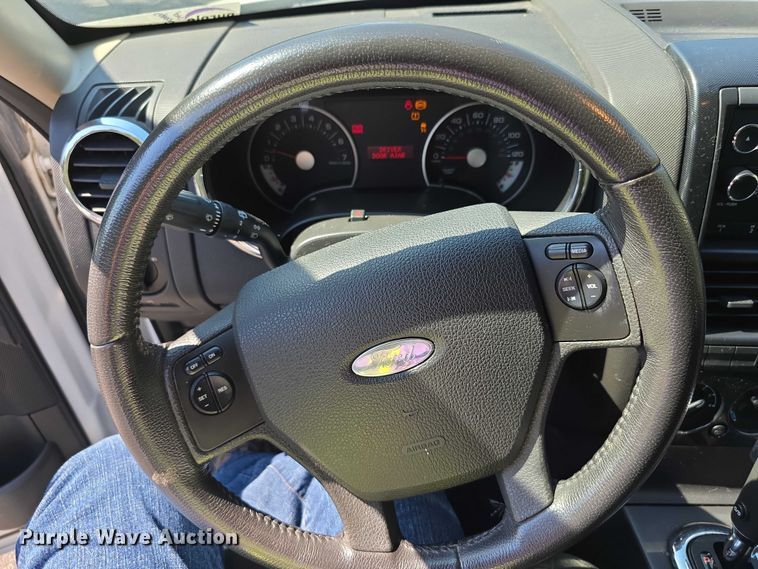 image for item FI0504 2009 Ford Explorer XLT SUV