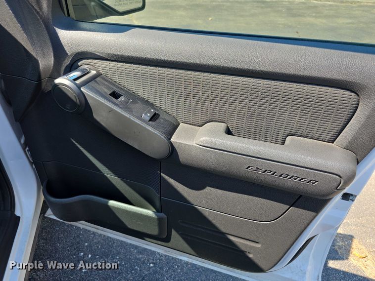 image for item FI0504 2009 Ford Explorer XLT SUV