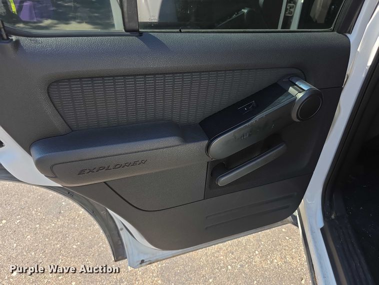 image for item FI0504 2009 Ford Explorer XLT SUV