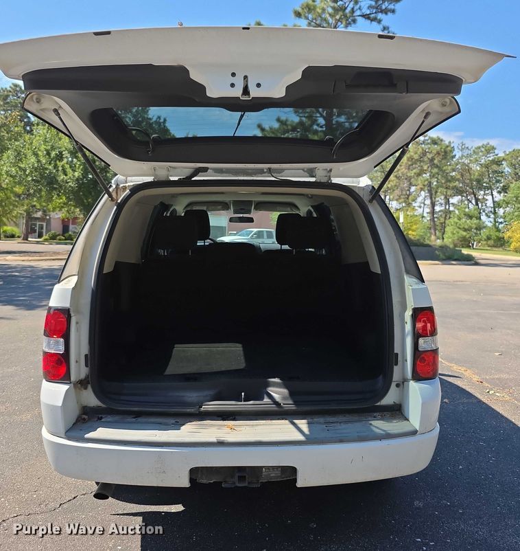 image for item FI0504 2009 Ford Explorer XLT SUV