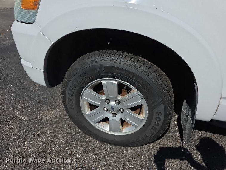 image for item FI0504 2009 Ford Explorer XLT SUV