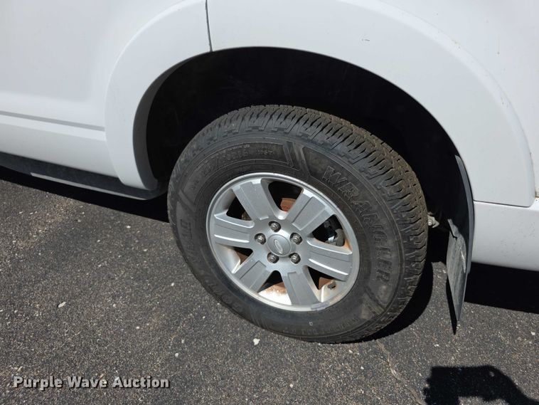 image for item FI0504 2009 Ford Explorer XLT SUV