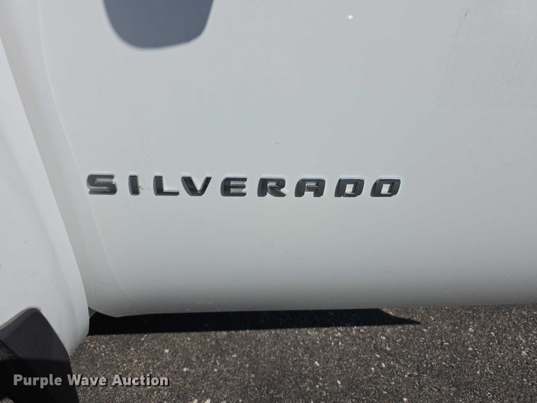 image for item FI0505 2012 Chevrolet  Silverado 1500 Crew Cab pickup truck