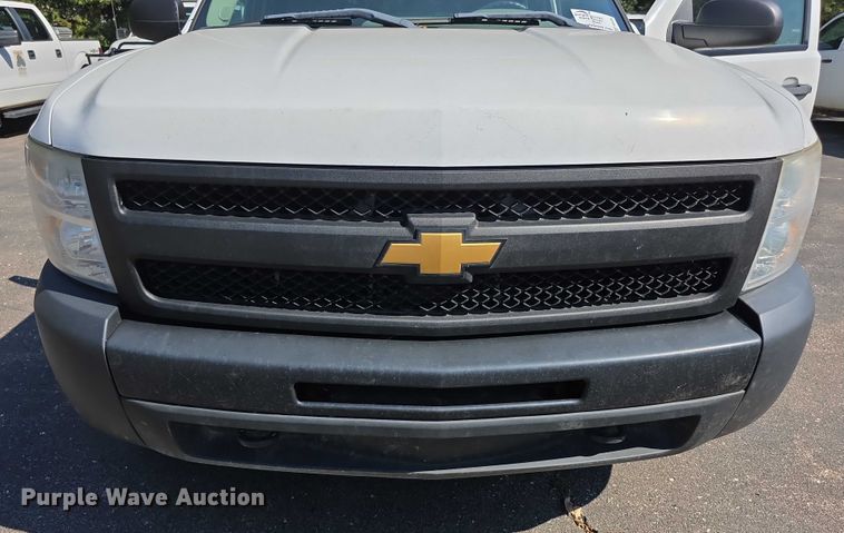 image for item FI0505 2012 Chevrolet  Silverado 1500 Crew Cab pickup truck