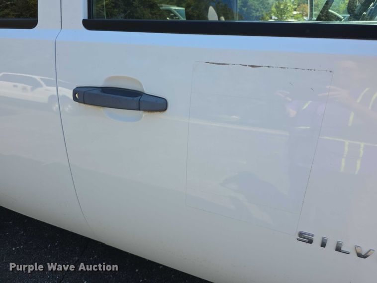 image for item FI0505 2012 Chevrolet  Silverado 1500 Crew Cab pickup truck