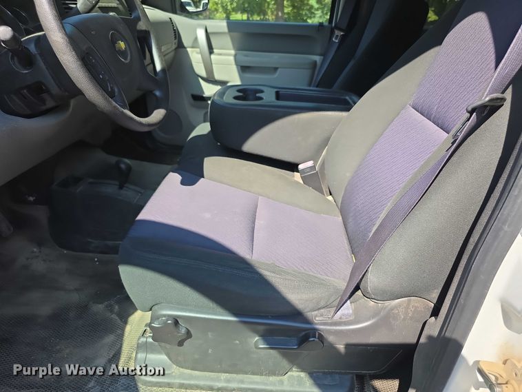 image for item FI0505 2012 Chevrolet  Silverado 1500 Crew Cab pickup truck