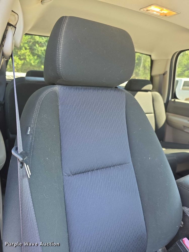 image for item FI0505 2012 Chevrolet  Silverado 1500 Crew Cab pickup truck