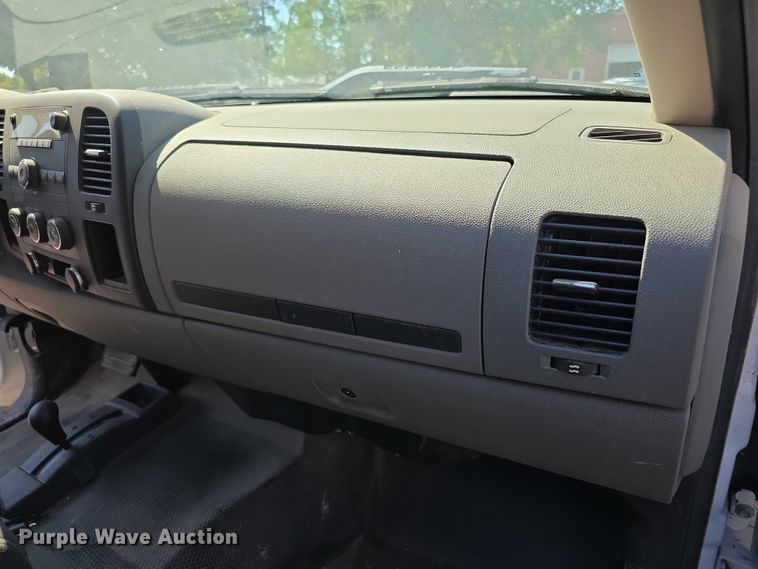 image for item FI0505 2012 Chevrolet  Silverado 1500 Crew Cab pickup truck