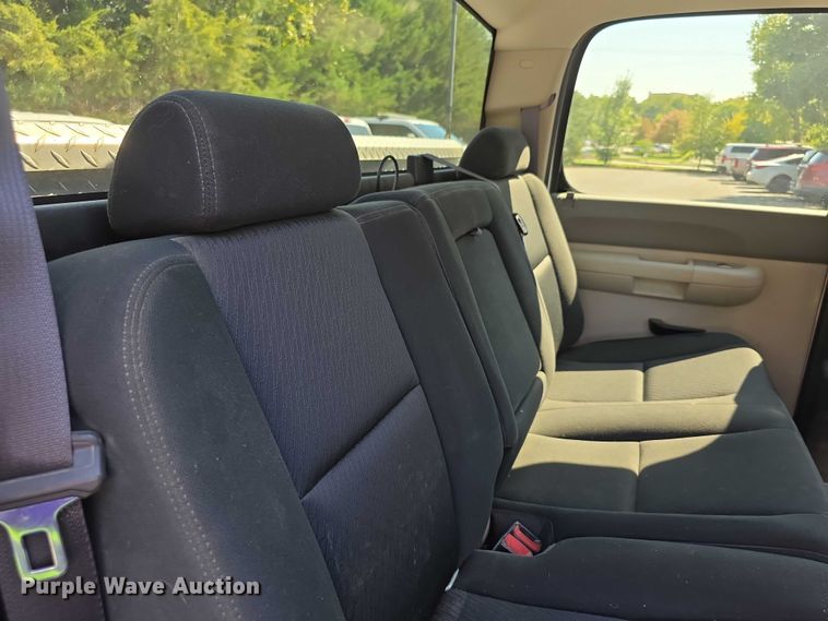 image for item FI0505 2012 Chevrolet  Silverado 1500 Crew Cab pickup truck