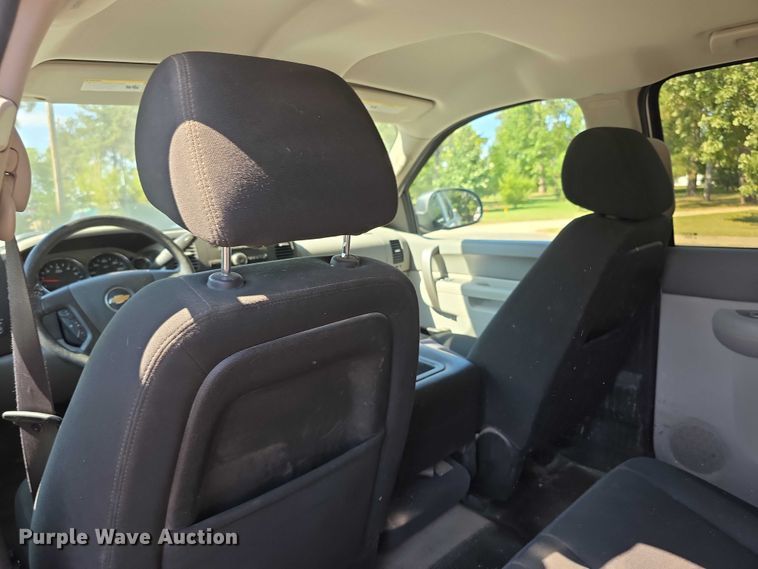 image for item FI0505 2012 Chevrolet  Silverado 1500 Crew Cab pickup truck