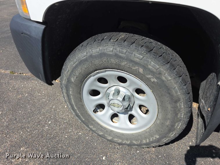 image for item FI0505 2012 Chevrolet  Silverado 1500 Crew Cab pickup truck