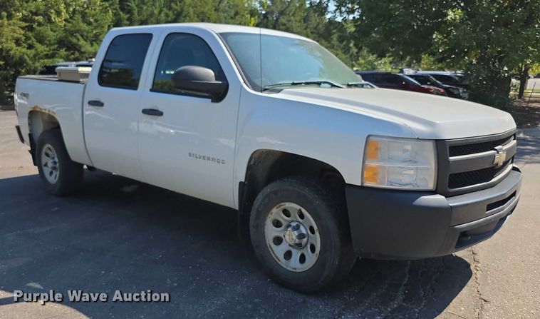 image for item FI0507 2011 Chevrolet Silverado 1500 Crew Cab pickup truck