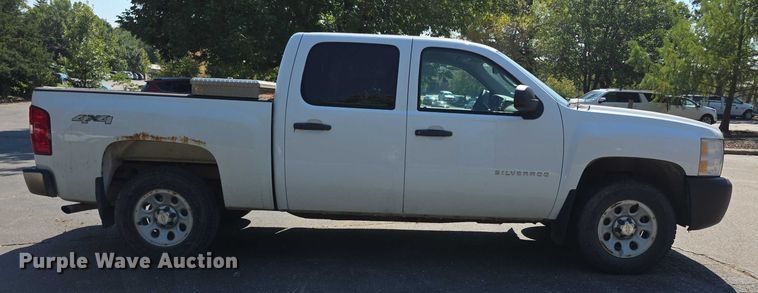 image for item FI0507 2011 Chevrolet Silverado 1500 Crew Cab pickup truck