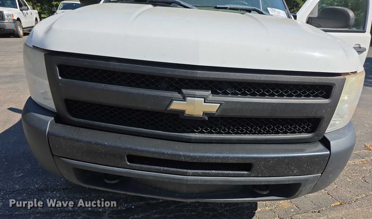 image for item FI0507 2011 Chevrolet Silverado 1500 Crew Cab pickup truck
