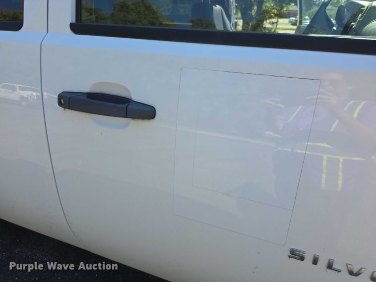 image for item FI0507 2011 Chevrolet Silverado 1500 Crew Cab pickup truck