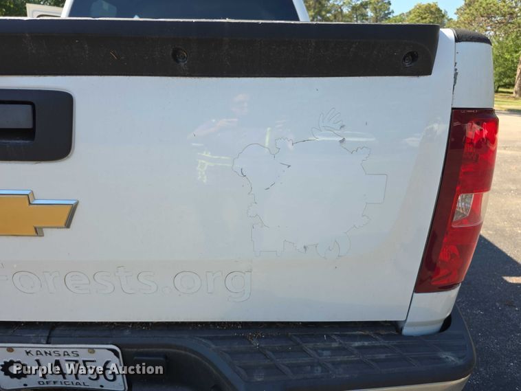 image for item FI0507 2011 Chevrolet Silverado 1500 Crew Cab pickup truck