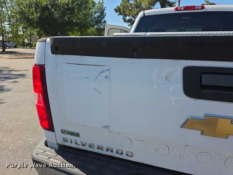 image for item FI0507 2011 Chevrolet Silverado 1500 Crew Cab pickup truck