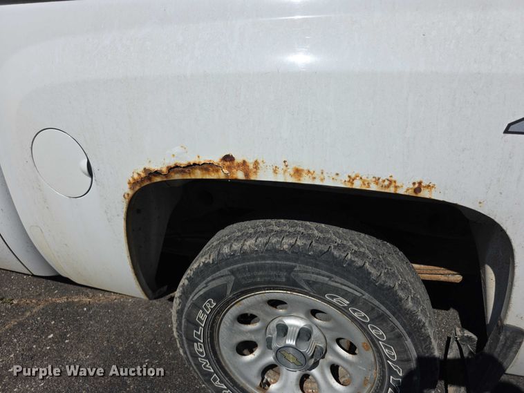 image for item FI0507 2011 Chevrolet Silverado 1500 Crew Cab pickup truck