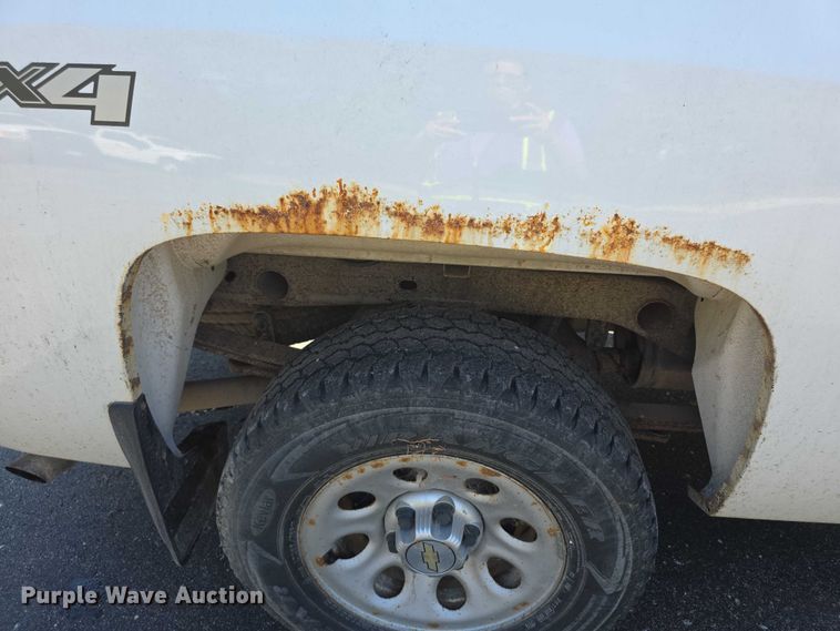 image for item FI0507 2011 Chevrolet Silverado 1500 Crew Cab pickup truck