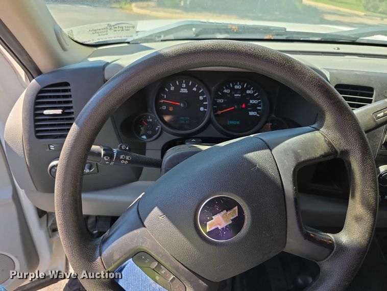 image for item FI0507 2011 Chevrolet Silverado 1500 Crew Cab pickup truck