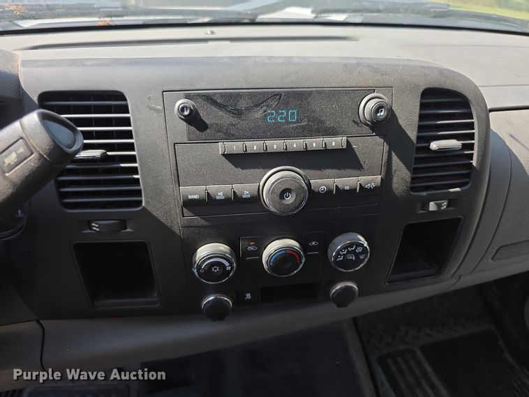 image for item FI0507 2011 Chevrolet Silverado 1500 Crew Cab pickup truck