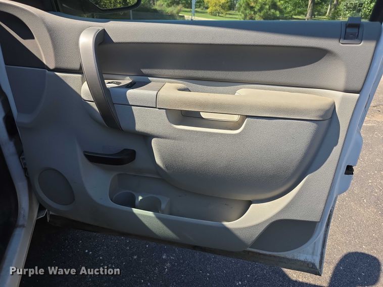 image for item FI0507 2011 Chevrolet Silverado 1500 Crew Cab pickup truck