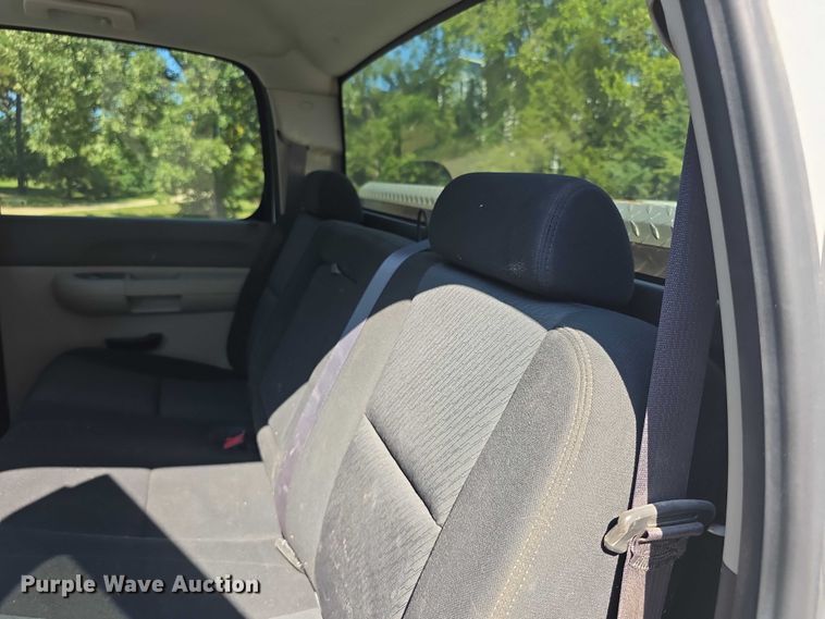 image for item FI0507 2011 Chevrolet Silverado 1500 Crew Cab pickup truck