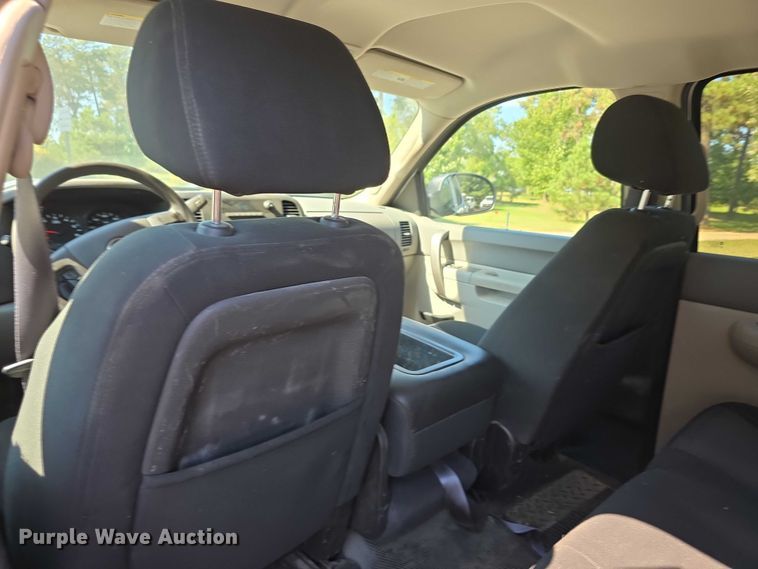 image for item FI0507 2011 Chevrolet Silverado 1500 Crew Cab pickup truck