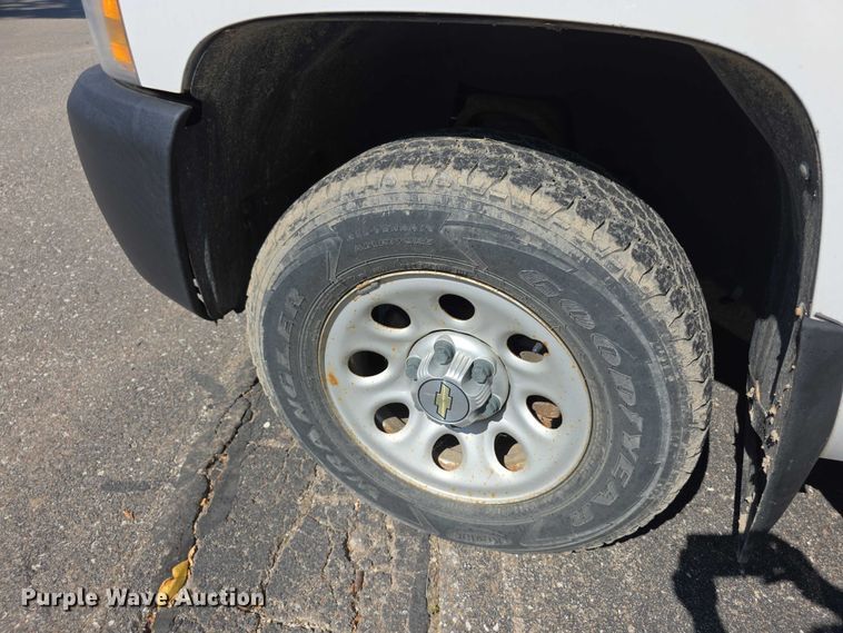 image for item FI0507 2011 Chevrolet Silverado 1500 Crew Cab pickup truck