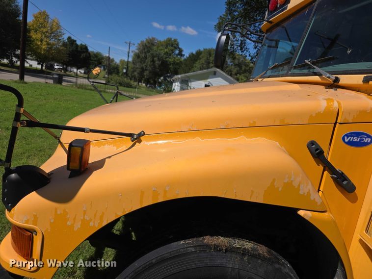 image for item FI0511 2007 Bluebird  school bus