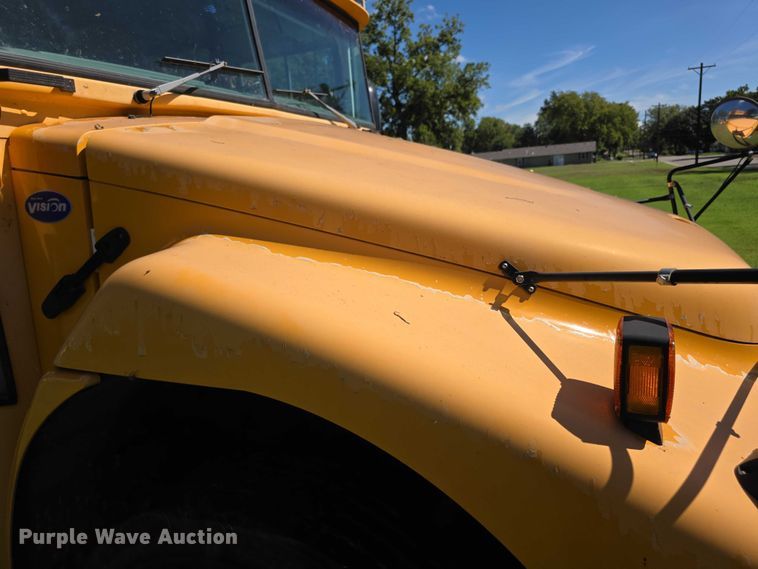 image for item FI0511 2007 Bluebird  school bus