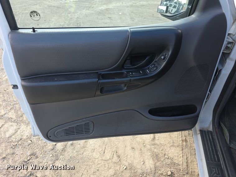 image for item FI0515 2002 Ford Ranger xlt SuperCab animal control pickup truck