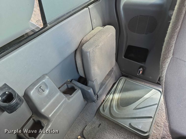 image for item FI0515 2002 Ford Ranger xlt SuperCab animal control pickup truck