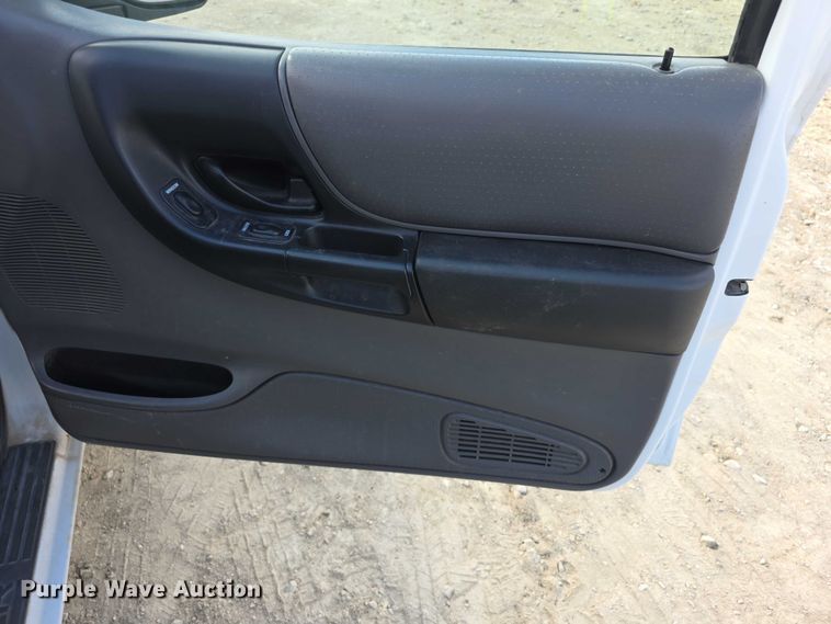 image for item FI0515 2002 Ford Ranger xlt SuperCab animal control pickup truck