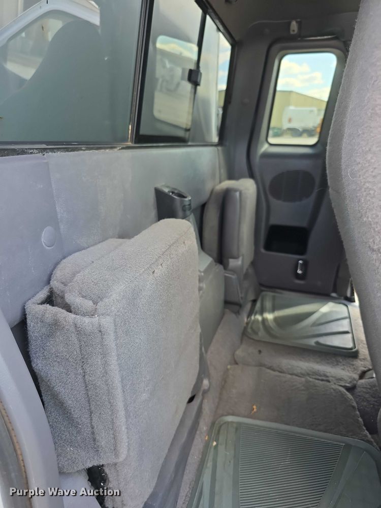 image for item FI0515 2002 Ford Ranger xlt SuperCab animal control pickup truck