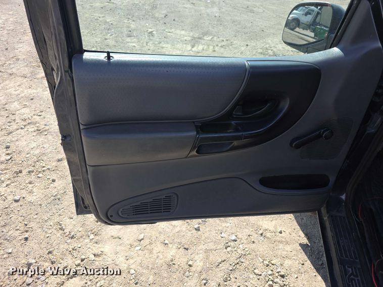 image for item FI0516 2001 Ford Ranger xlt SuperCab animal control pickup truck