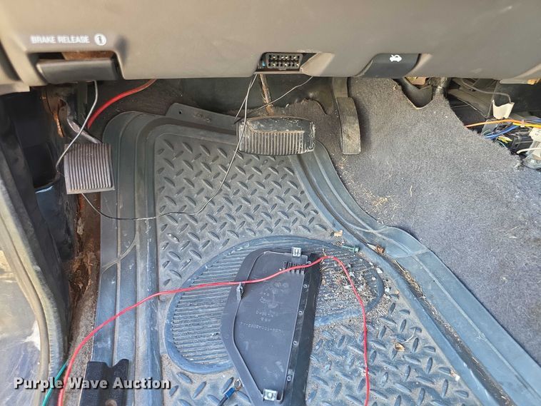 image for item FI0516 2001 Ford Ranger xlt SuperCab animal control pickup truck