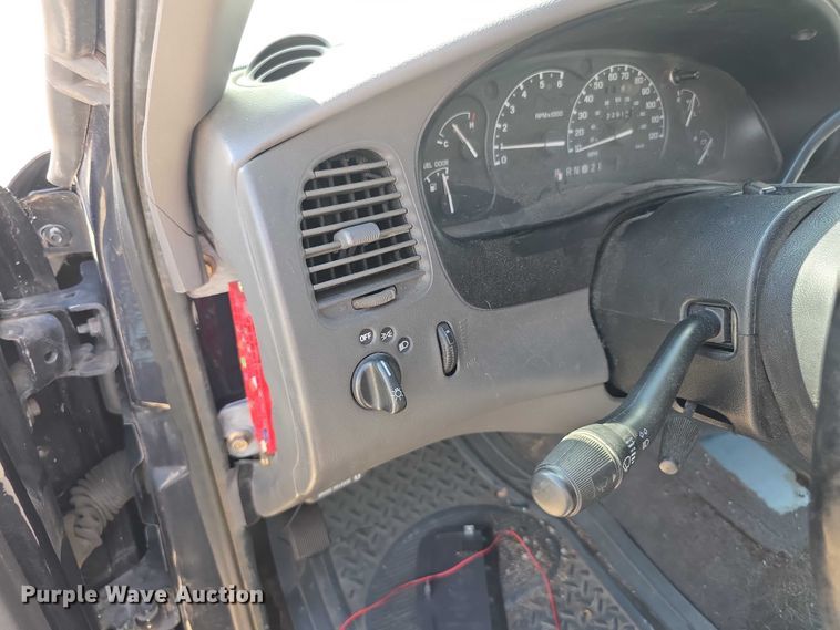 image for item FI0516 2001 Ford Ranger xlt SuperCab animal control pickup truck