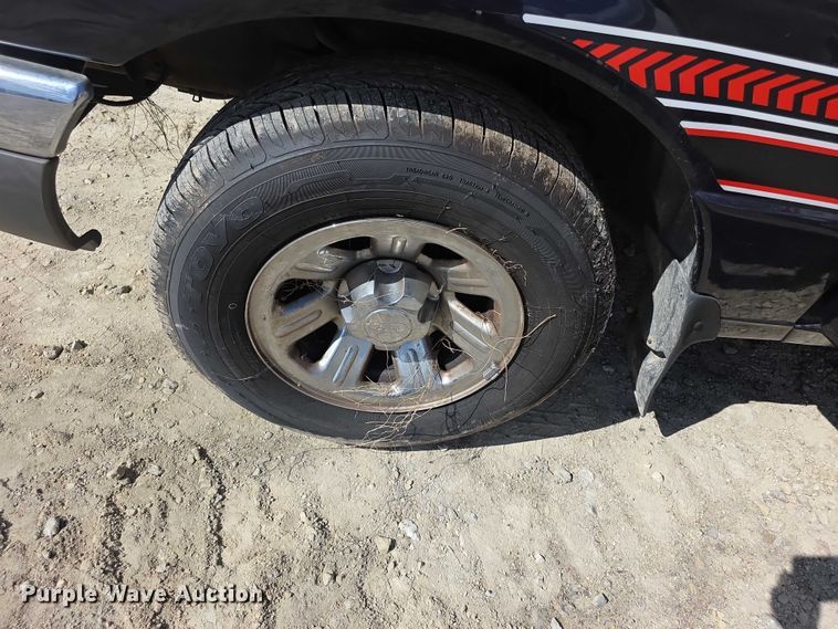 image for item FI0516 2001 Ford Ranger xlt SuperCab animal control pickup truck
