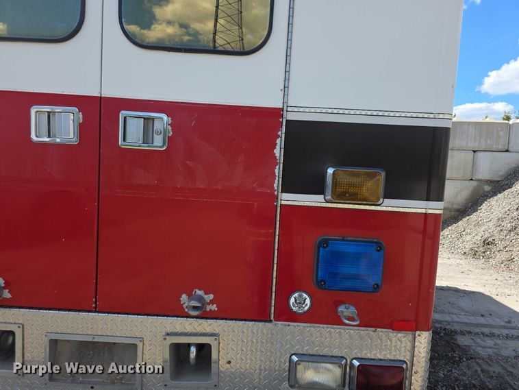 image for item FI0517 2006 Freightliner  ambulance