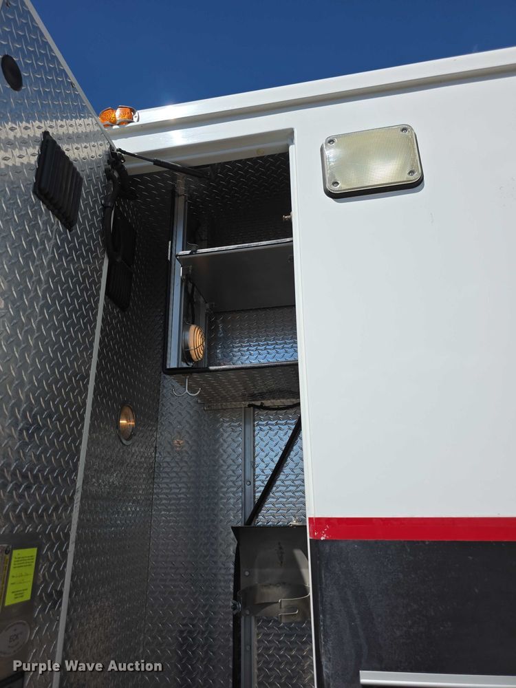 image for item FI0517 2006 Freightliner  ambulance