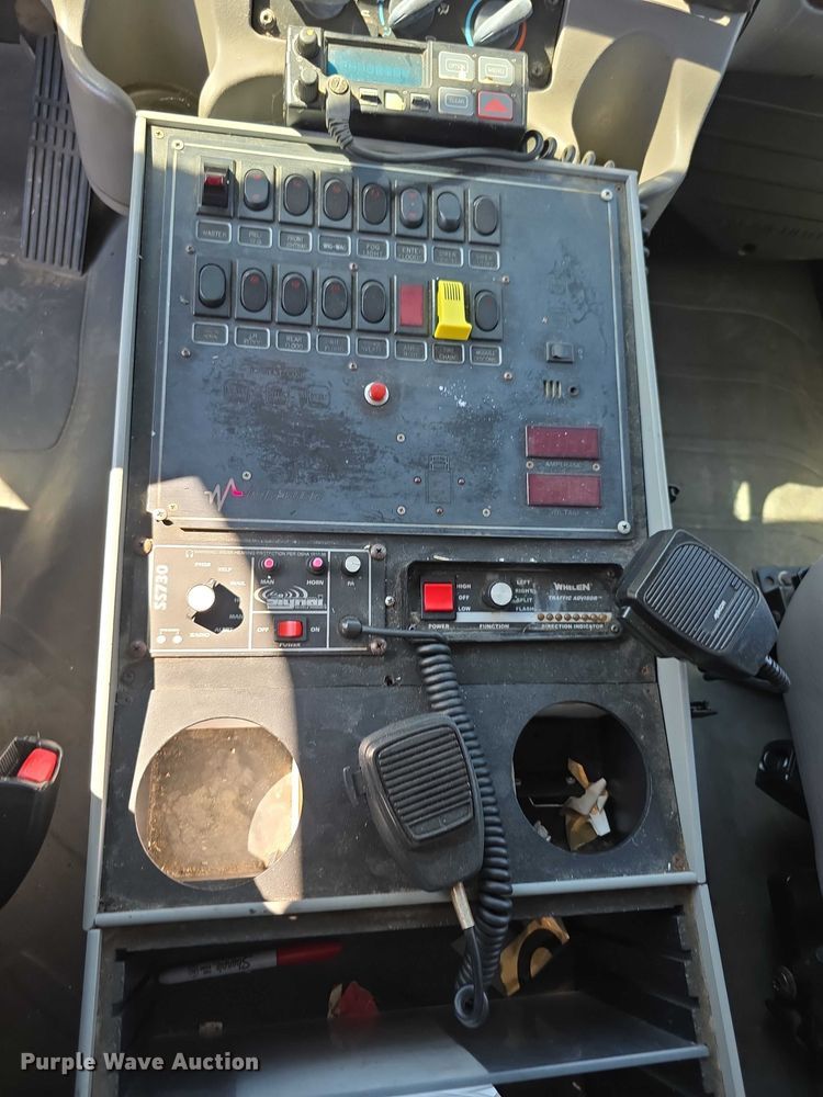 image for item FI0517 2006 Freightliner  ambulance