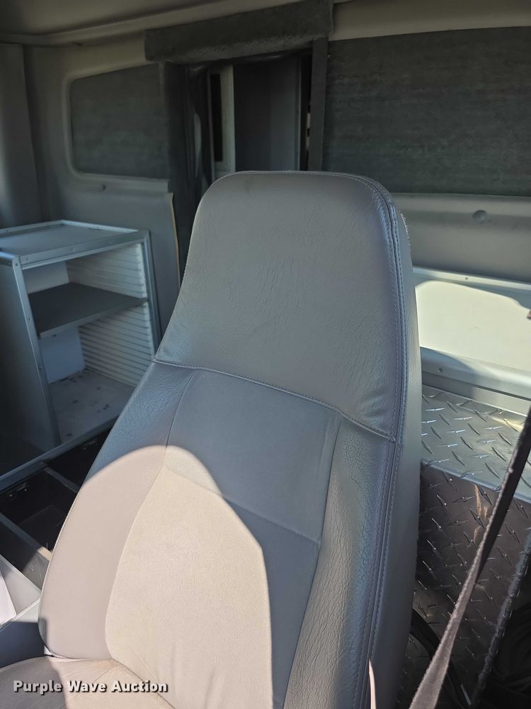 image for item FI0517 2006 Freightliner  ambulance