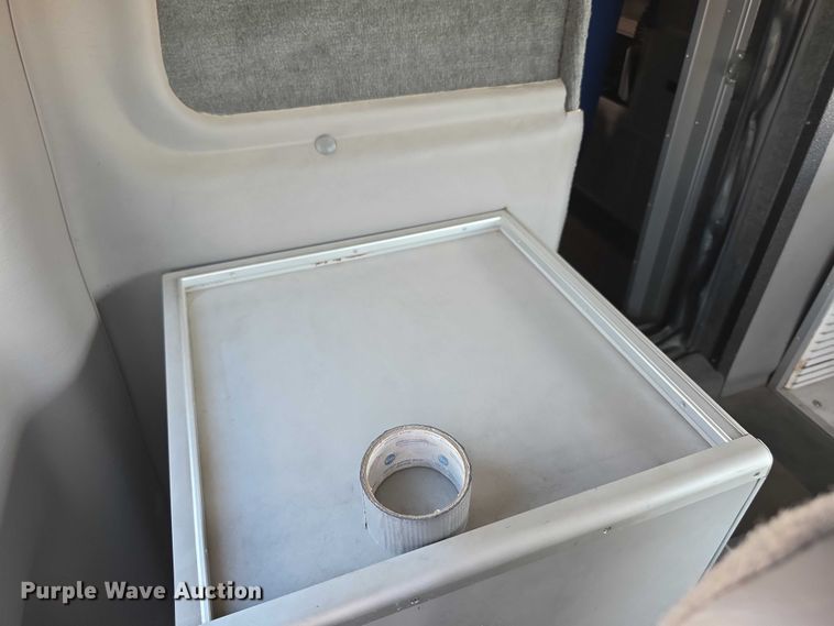 image for item FI0517 2006 Freightliner  ambulance